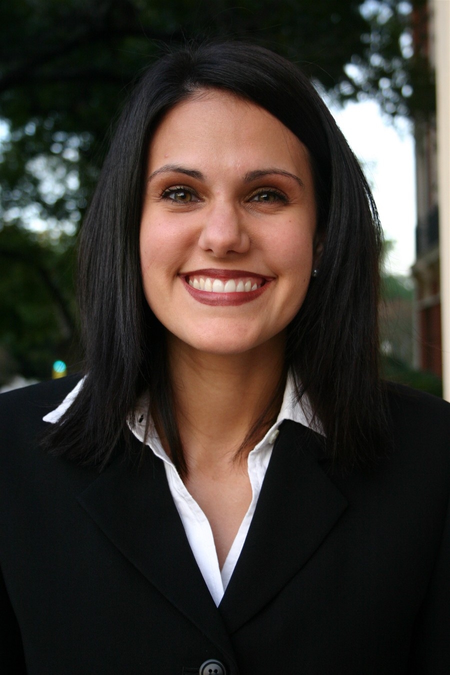 Jana Hernandez Headshot
